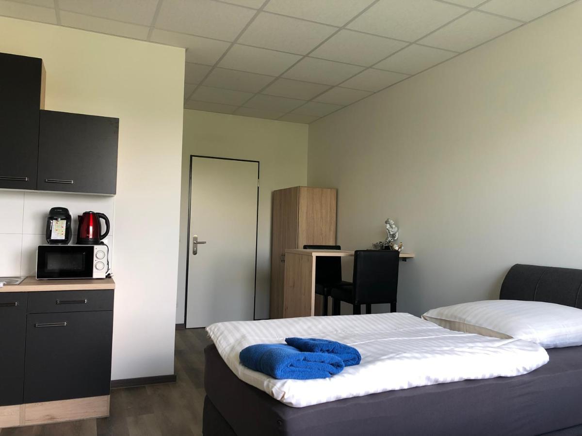 Pension Gaestehaus Kautz Karlsruhe Bagian luar foto
